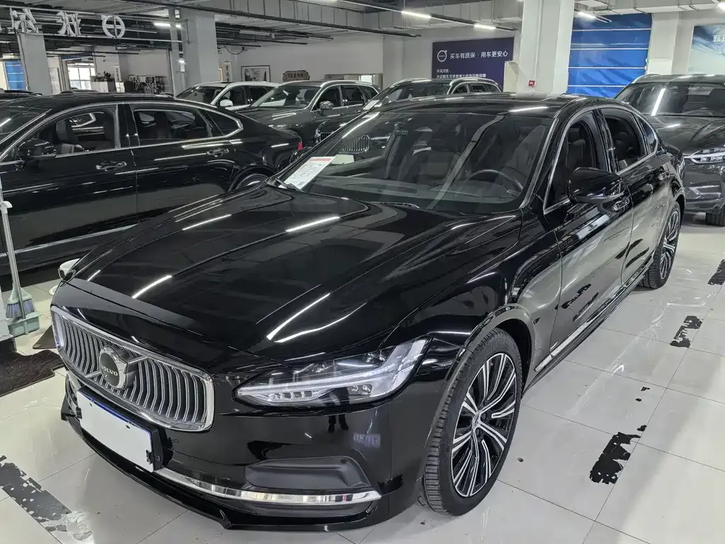2023 Volvo S90