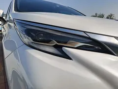 2023 Toyota Granvia 2.5L Hybrid Premium Plus, белый — фото 6