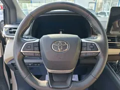 2023 Toyota Granvia 2.5L Hybrid Premium Plus, белый — фото 13