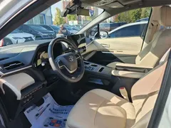 2023 Toyota Granvia 2.5L Hybrid Premium Plus, белый — фото 16
