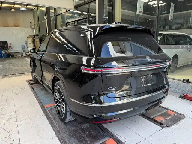 2026 Nio ES8 6-seat Executive Signature