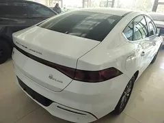 2024 BYD Qin PLUS Honor DM-i PHEV 55km Leading, белый — фото 7