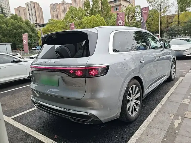 2025 Aito M8 EREV Ultra 53.4kWh 6-seat 192-line LiDAR
