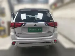 2021 Mitsubishi Outlander 2.4L 4WD 7-seat, белый — фото 5