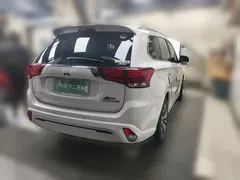 2021 Mitsubishi Outlander 2.4L 4WD 7-seat, белый — фото 6