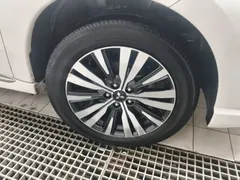 2021 Mitsubishi Outlander 2.4L 4WD 7-seat, белый — фото 8