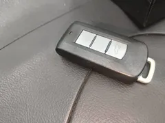 2021 Mitsubishi Outlander 2.4L 4WD 7-seat, белый — фото 9