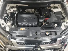 2021 Mitsubishi Outlander 2.4L 4WD 7-seat, белый — фото 21