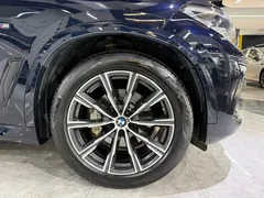2021 BMW X5 M Sport Package, чёрный — фото 13