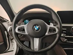 2022 BMW 5 Series 530Li Leading M Sport Package, белый — фото 10