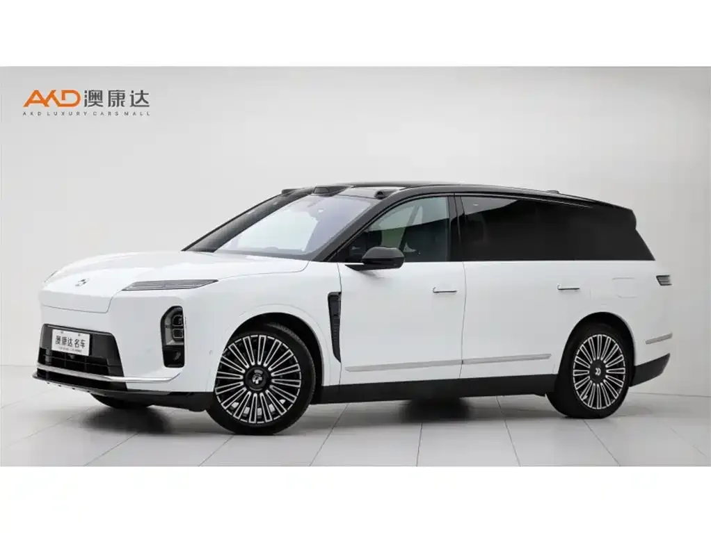 2025 Nio ES8 6-Seat Executive Luxury