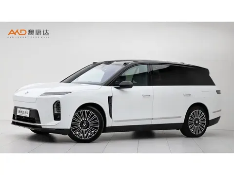 2025 Nio ES8 6-Seat Executive Luxury