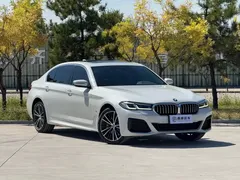 2023 BMW 5 Series 530Li Leading M Sport Package, белый — фото 3