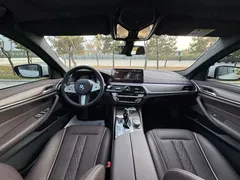 2023 BMW 5 Series 530Li Leading M Sport Package, белый — фото 6