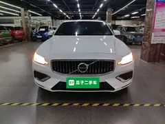 2023 Volvo S60 B4 Luxury, белый — фото 3