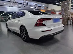 2023 Volvo S60 B4 Luxury, белый — фото 5