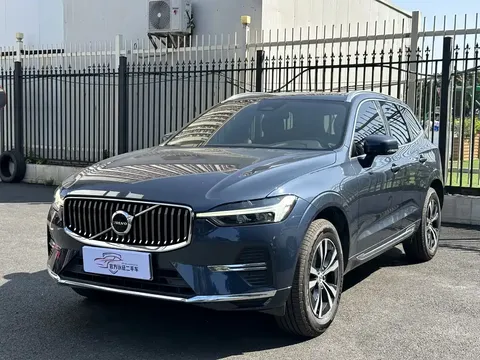 2023 Volvo XC60 4WD Luxury
