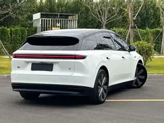 2025 Li Auto i6 4WD Standard, белый — фото 5