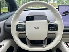 2025 Li Auto i6 4WD Standard, белый — фото 8