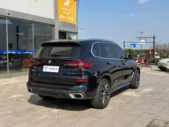 2022 BMW X5 30Li Premium M Sport Package, чёрный — фото 6