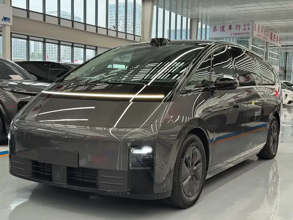 2024 Li Auto MEGA Ultra