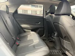 2022 Hyundai Elantra 1.5L CVT GLX Elite — фото 13