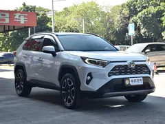 2022 Toyota RAV4 2.0L CVT 4WD Premium, белый — фото 3