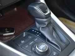 2022 Toyota RAV4 2.0L CVT 4WD Premium, белый — фото 11