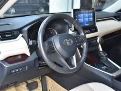 2022 Toyota RAV4 2.0L CVT 4WD Premium, белый — фото 13