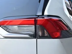 2022 Toyota RAV4 2.0L CVT 4WD Premium, белый — фото 17