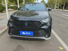 2022 Toyota Crown Kluger 2.5L HEV 4WD Luxury, чёрный — фото 2