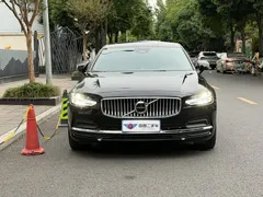 2023 Volvo S90, чёрный — фото 2