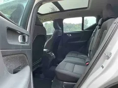 2021 Volvo XC40 T3 Fashion, белый — фото 6