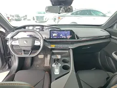 2022 Changan UNI-V 1.5T Premium — фото 10