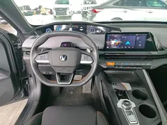 2022 Changan UNI-V 1.5T Premium — фото 11