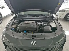 2022 Changan UNI-V 1.5T Premium — фото 20