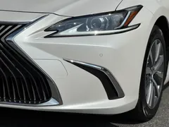 2020 Lexus ES 300h Excellence, белый — фото 15