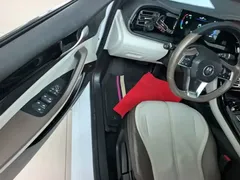 2024 BYD Qin PLUS Honor DM-i PHEV 55km Leading, белый — фото 16