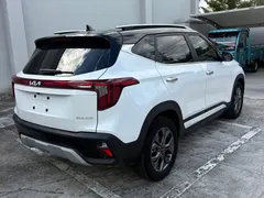 2023 Kia Seltos 1.5L CVT Luxury, белый — фото 4