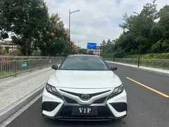 2023 Toyota Camry 2.0G Luxury, белый — фото 2