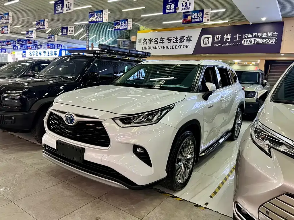 2022 Toyota Highlander Hybrid 2.5L 4WD Premium 7-seat