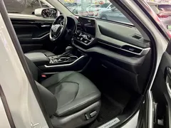 2022 Toyota Highlander Hybrid 2.5L 4WD Premium 7-seat, белый — фото 9