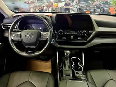 2022 Toyota Highlander Hybrid 2.5L 4WD Premium 7-seat, белый — фото 11