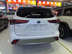 2022 Toyota Highlander Hybrid 2.5L 4WD Premium 7-seat, белый — фото 18