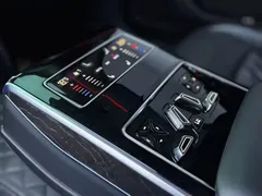 2022 Audi A8L 50 TFSI quattro Comfort Collector's Edition, чёрный — фото 10