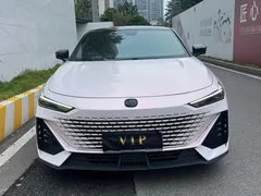 2022 Changan UNI-V 1.5T Premium — фото 2