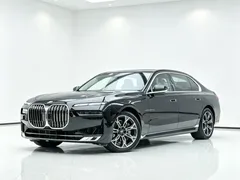 2023 BMW 7 Series 735Li Luxury Package, чёрный — фото 1