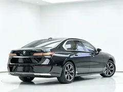 2023 BMW 7 Series 735Li Luxury Package, чёрный — фото 4