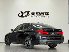 2021 BMW 5 Series 530i M Sport Package, чёрный — фото 9
