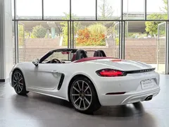 2022 Porsche 718 Boxster 2.0T, белый — фото 4